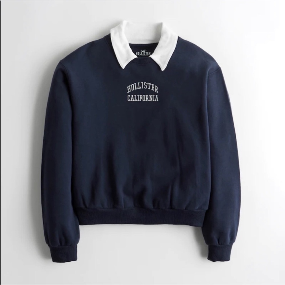 Hollister women’s Navy Crewneck Sweater